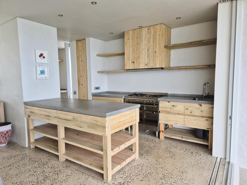 4 Bedroom Property for Sale in Perlemoenbaai Western Cape